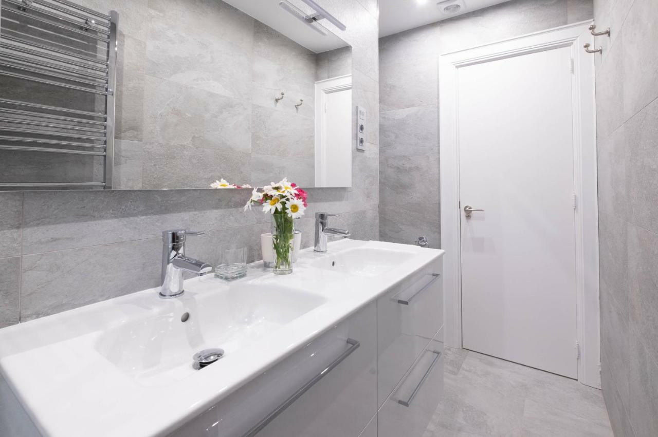 Apartamento Tiboli Con Parking Gratuito Bilbao Eksteriør bilde